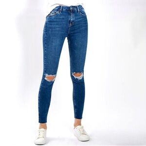 💙NWOT💙Forever 21 Stretch Mid Rise Distressed Knees Medium Wash Skinny Jeans 30